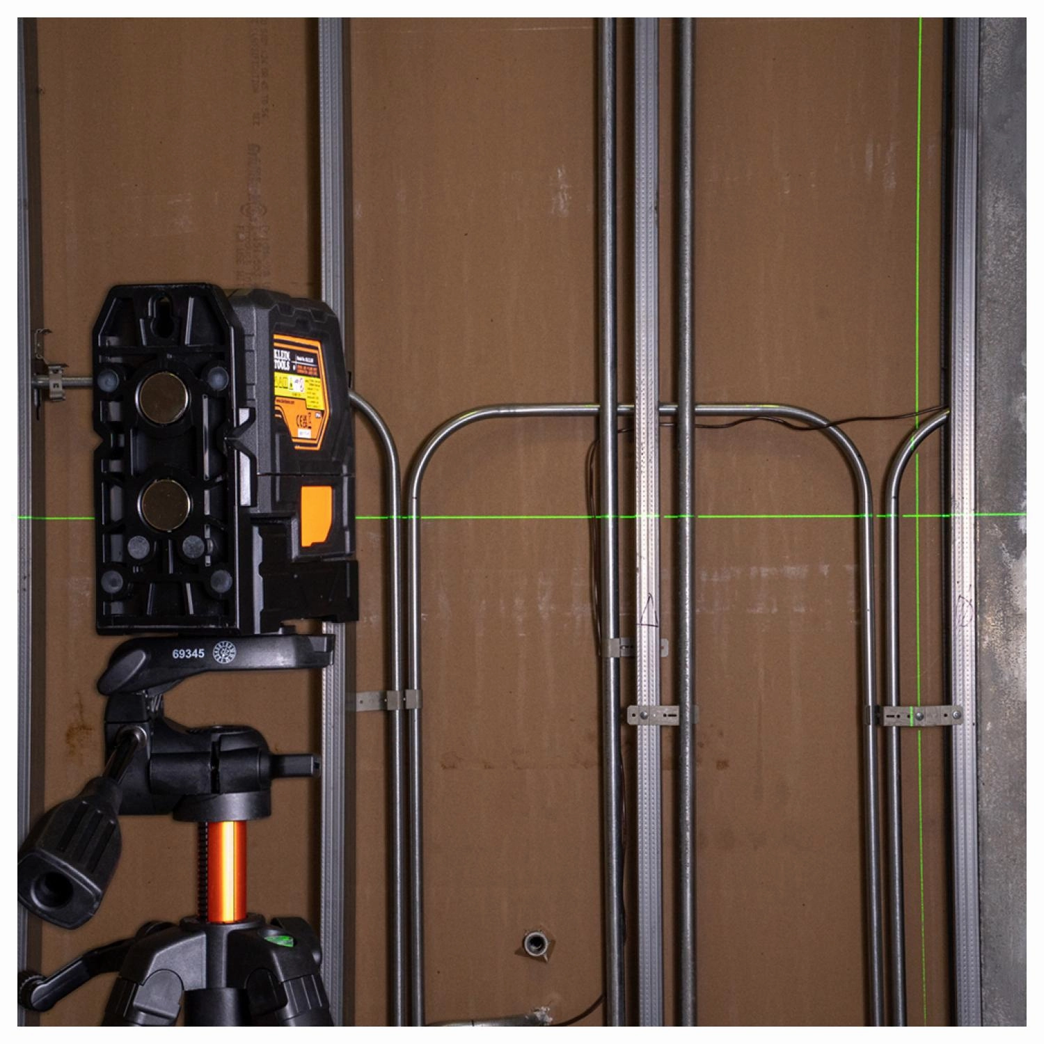 Klein Tools 93LCLGR Rechargeable Self-Leveling Green Cross-Line Laser Level with Red Plumb
