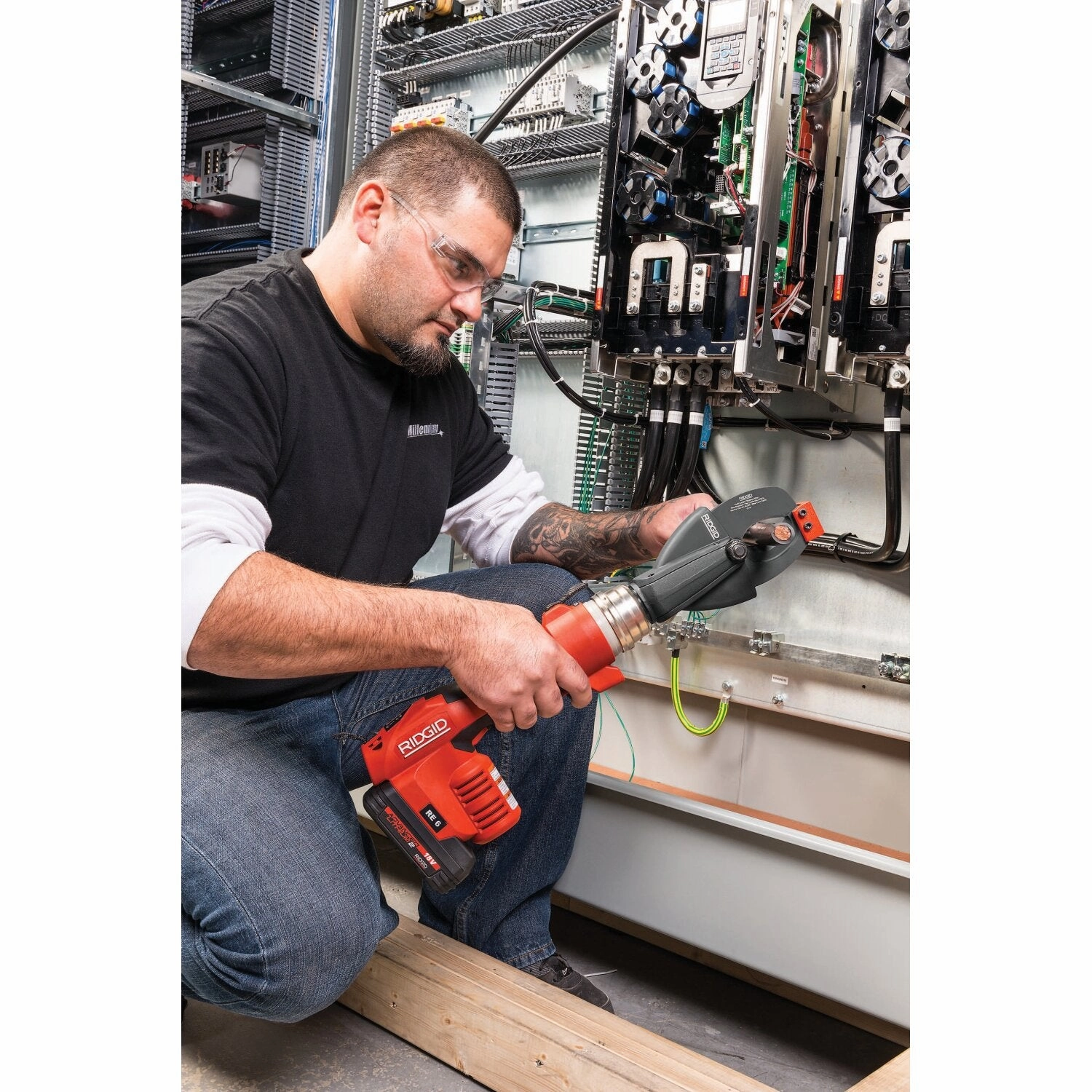 Ridgid 52093 RE 6 Electrical Tool Kit w/SC-60C Scissor Cutter, 4P-6 4PIN Dieless Crimp Head and Swiv-L-Punch Knockout Punch Head