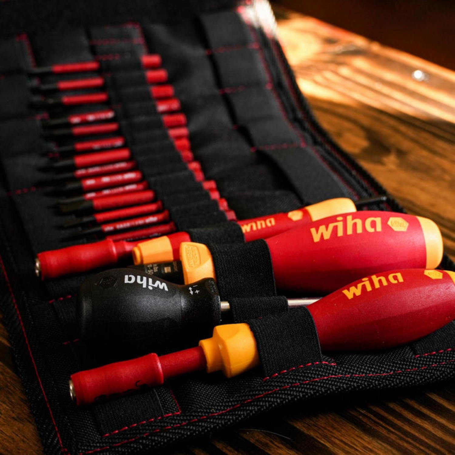 Wiha 28781 20-Piece Insulated Deluxe SlimLine Set